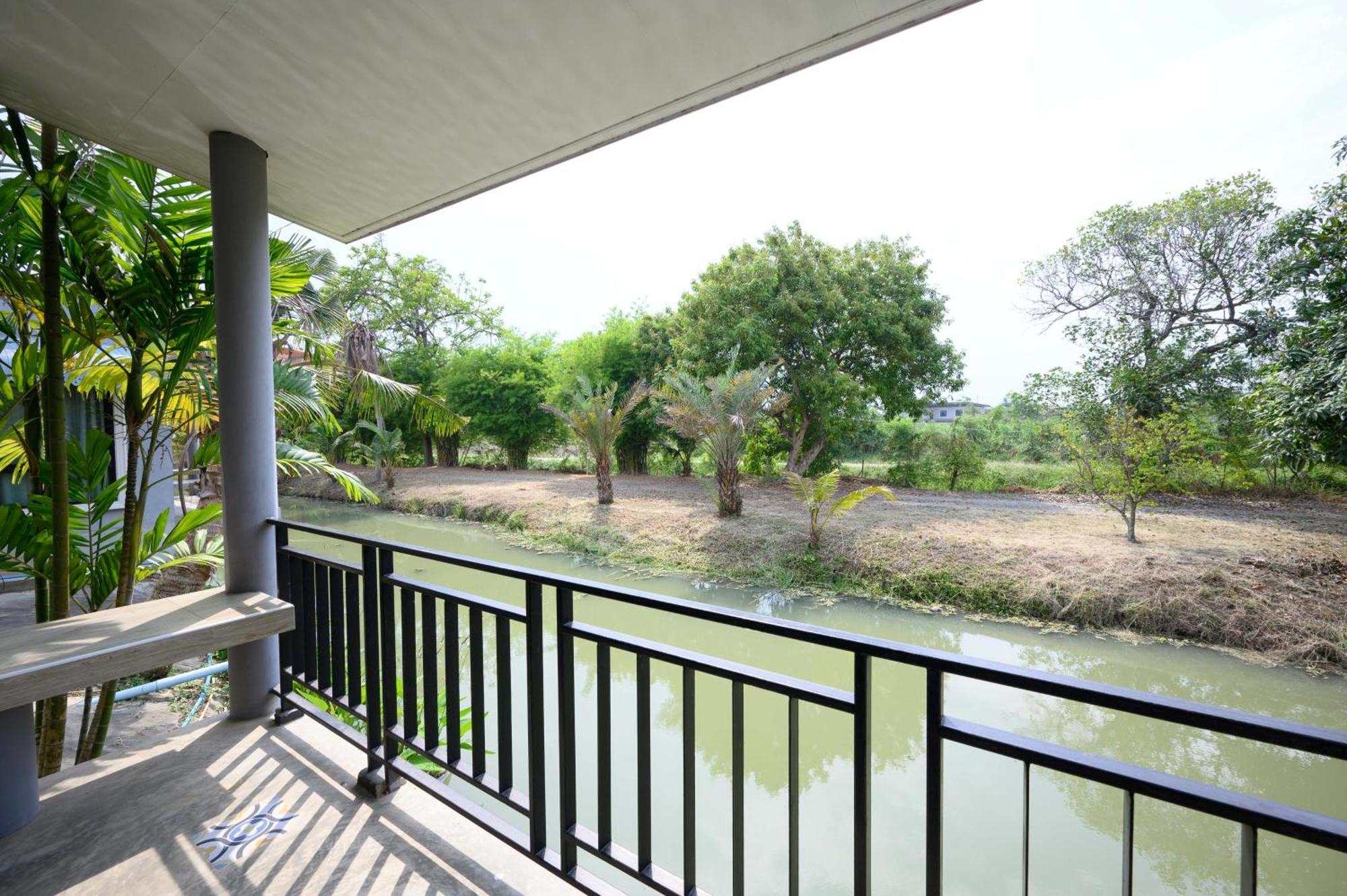 Busaya Resort & Cuisine Nakhon Pathom Exteriör bild