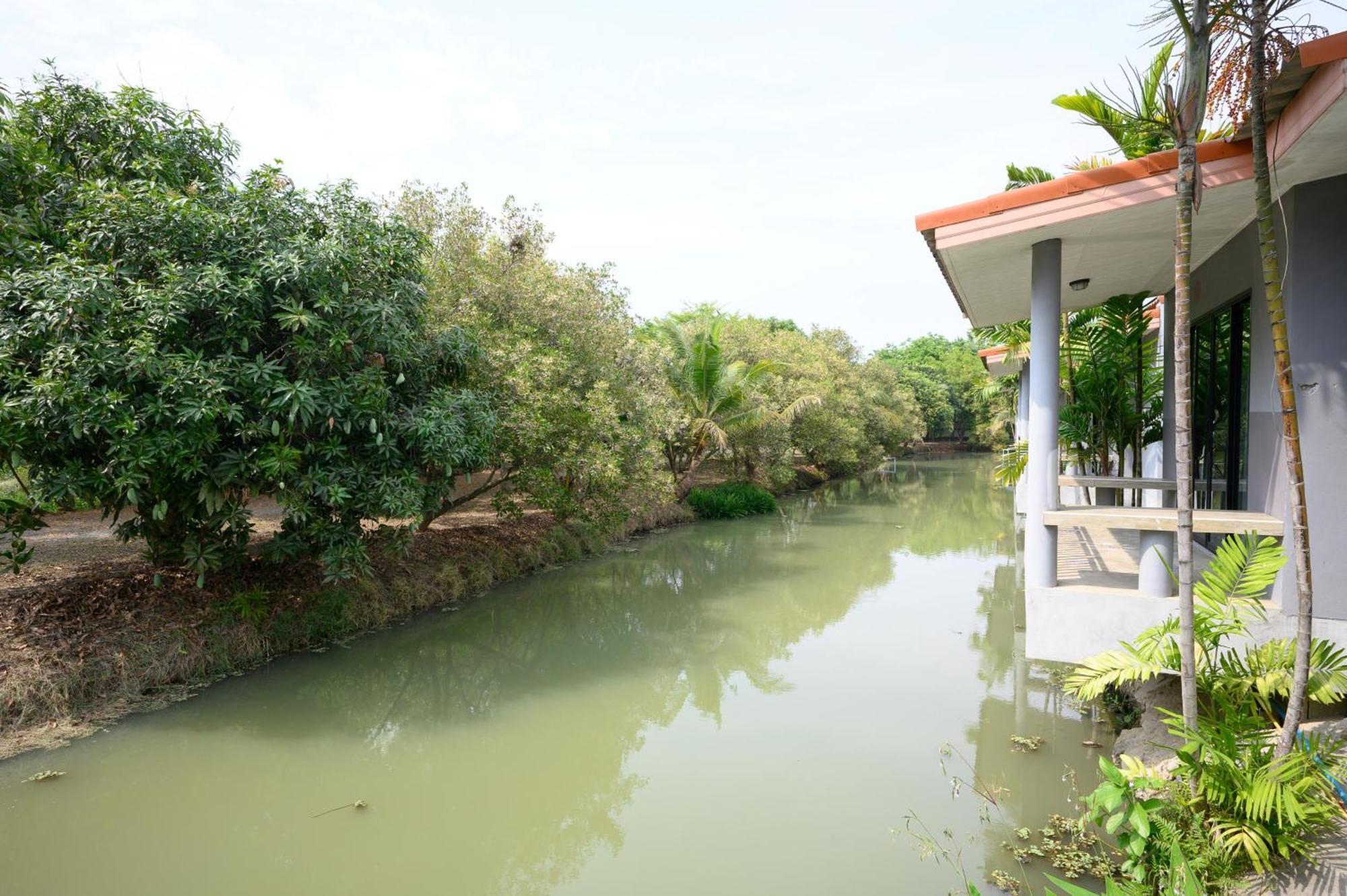 Busaya Resort & Cuisine Nakhon Pathom Exteriör bild