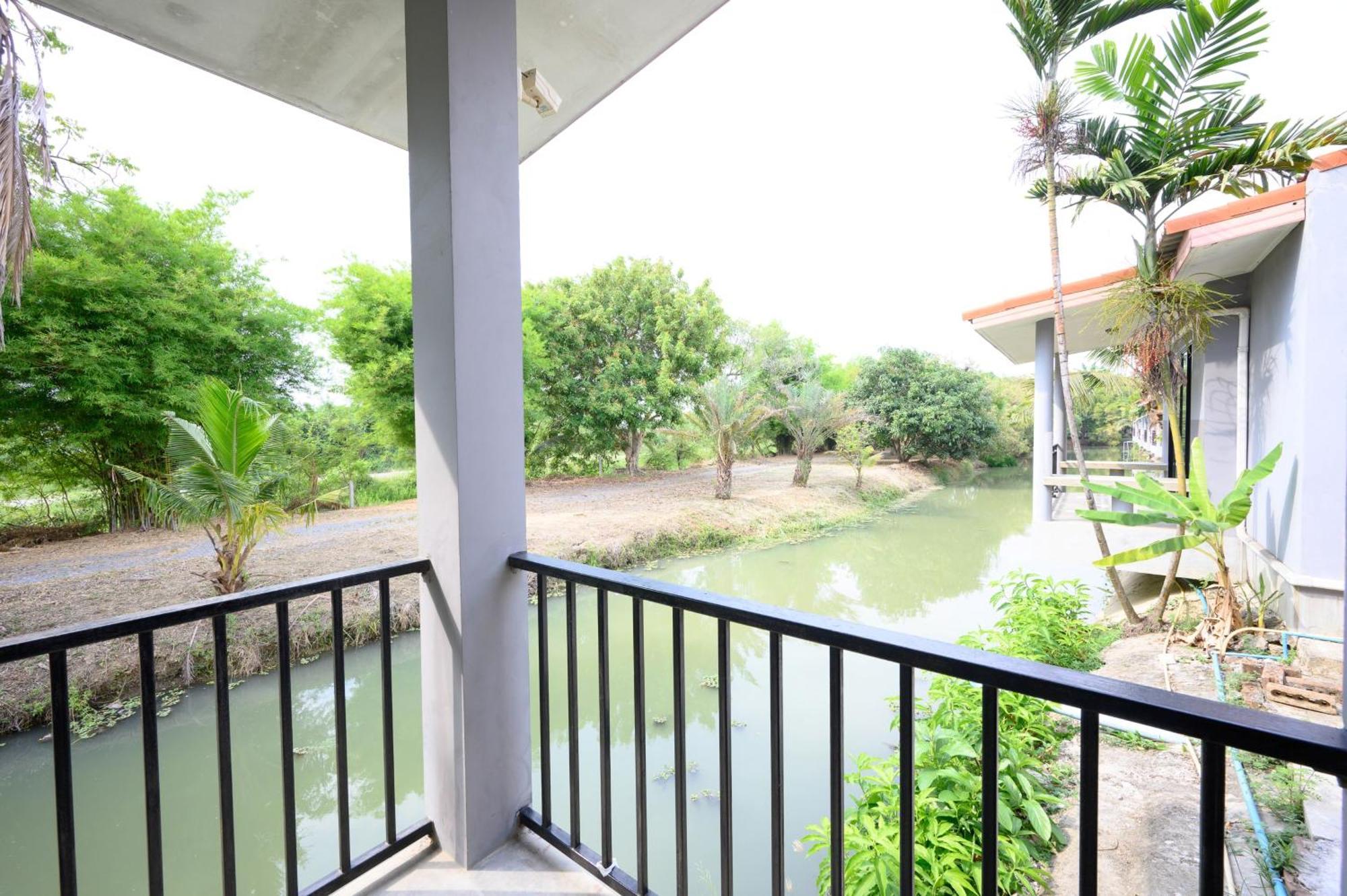Busaya Resort & Cuisine Nakhon Pathom Rum bild